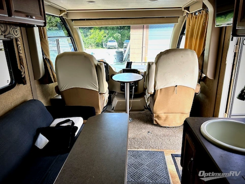 2015 Thor Vegas 25.1 RV Photo 2