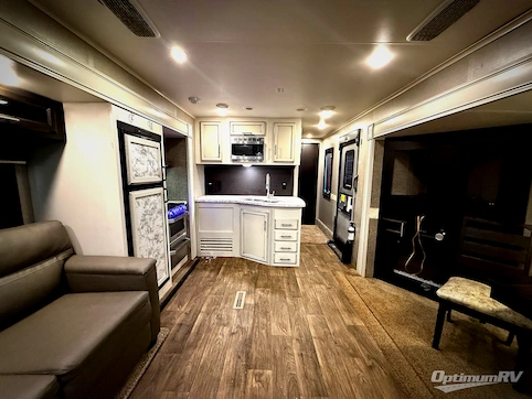 2019 Jayco Eagle HT 270RLDS RV Photo 2