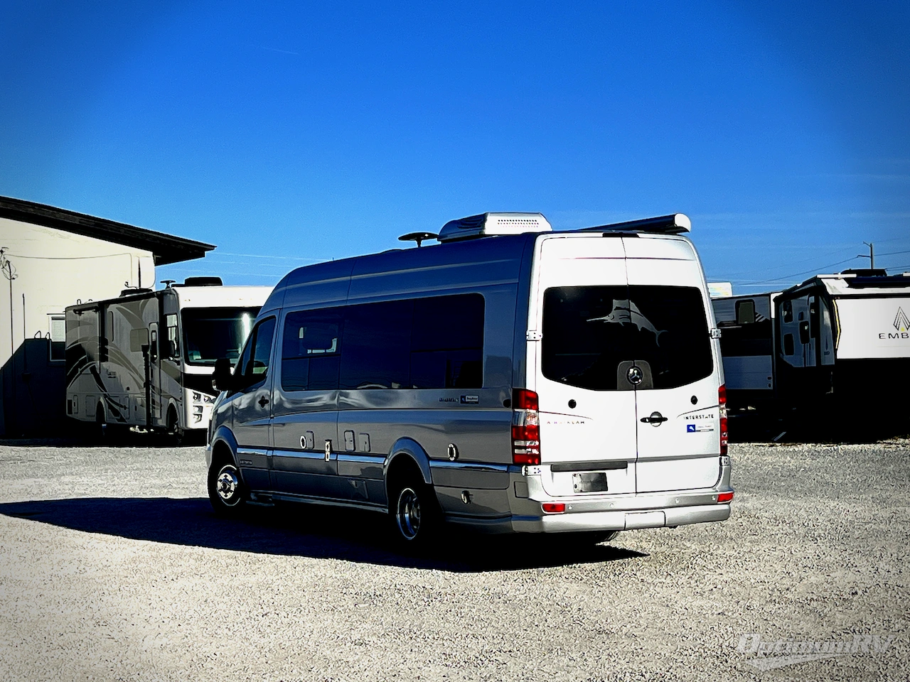 2018 Airstream Tommy Bahama Interstate Lounge Photo 3