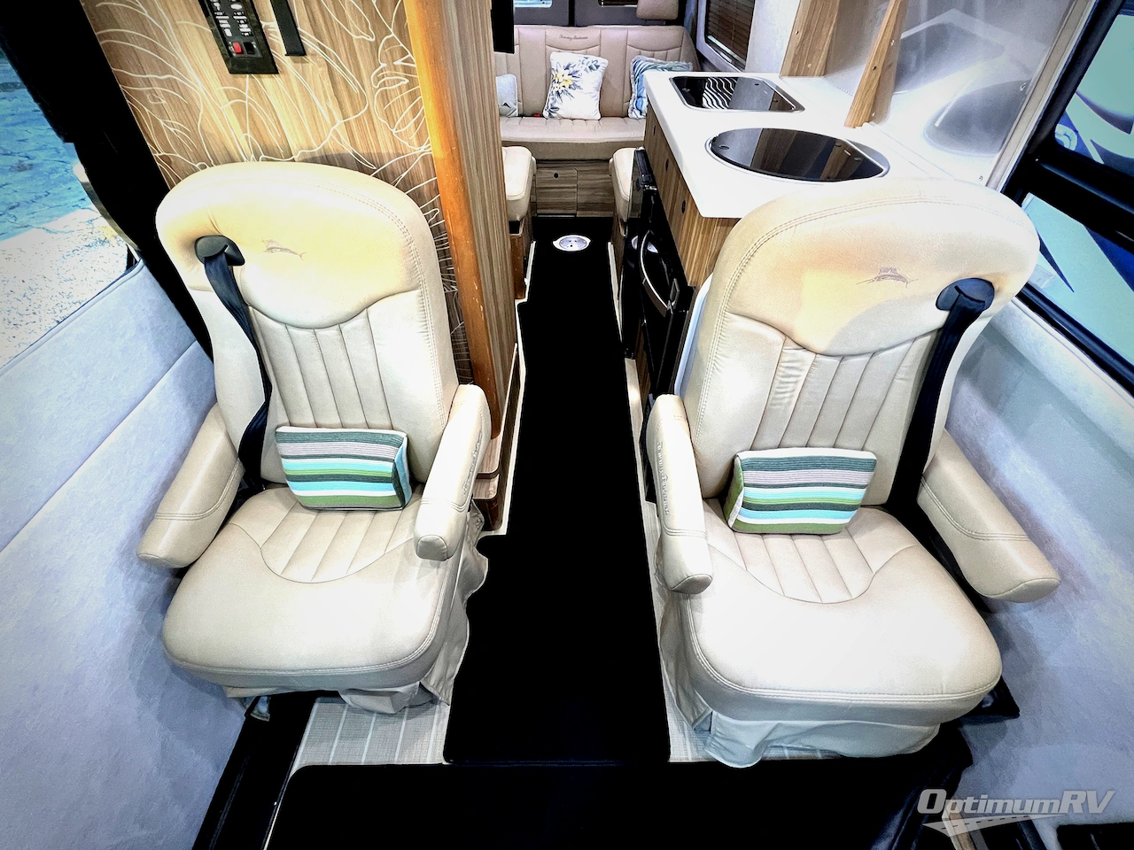 2018 Airstream Tommy Bahama Interstate Lounge Photo 9