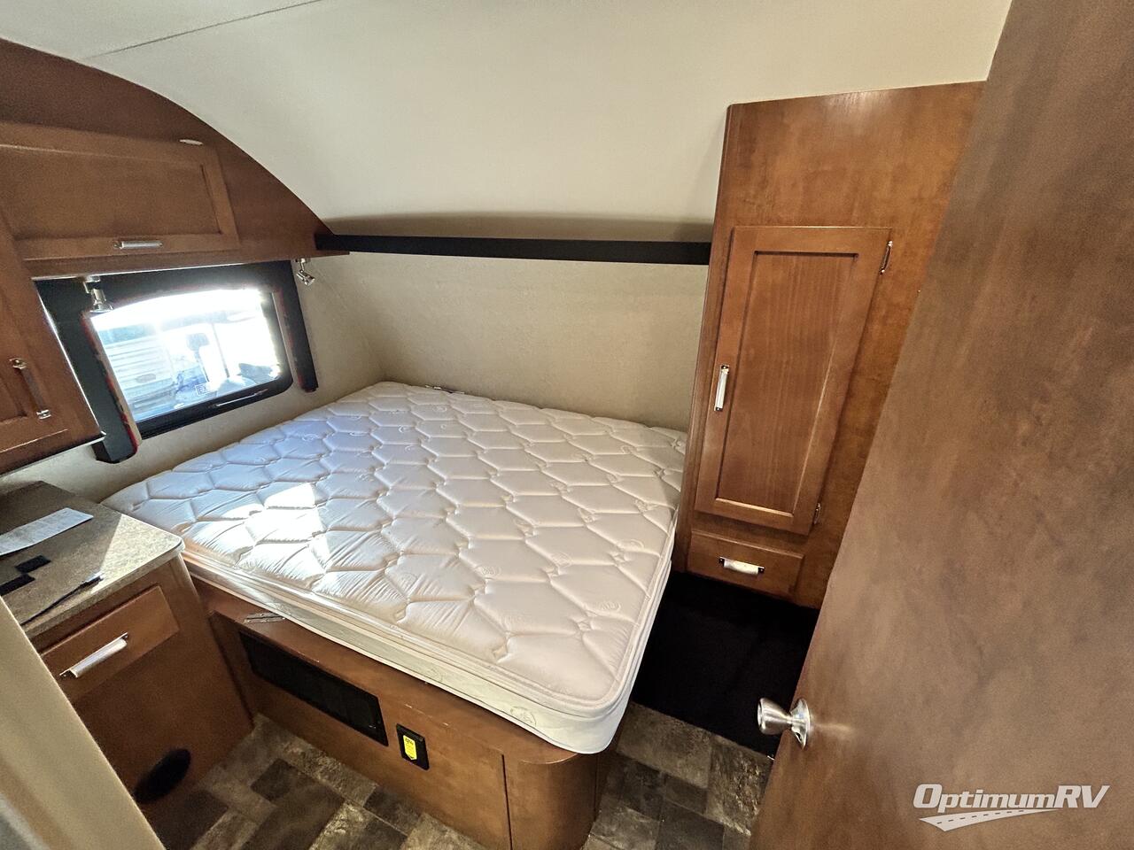 2017 Lance Toy Hauler 2612 Photo 14