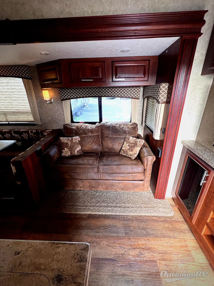 2016 Forest River Wildcat 312BHX Photo 5