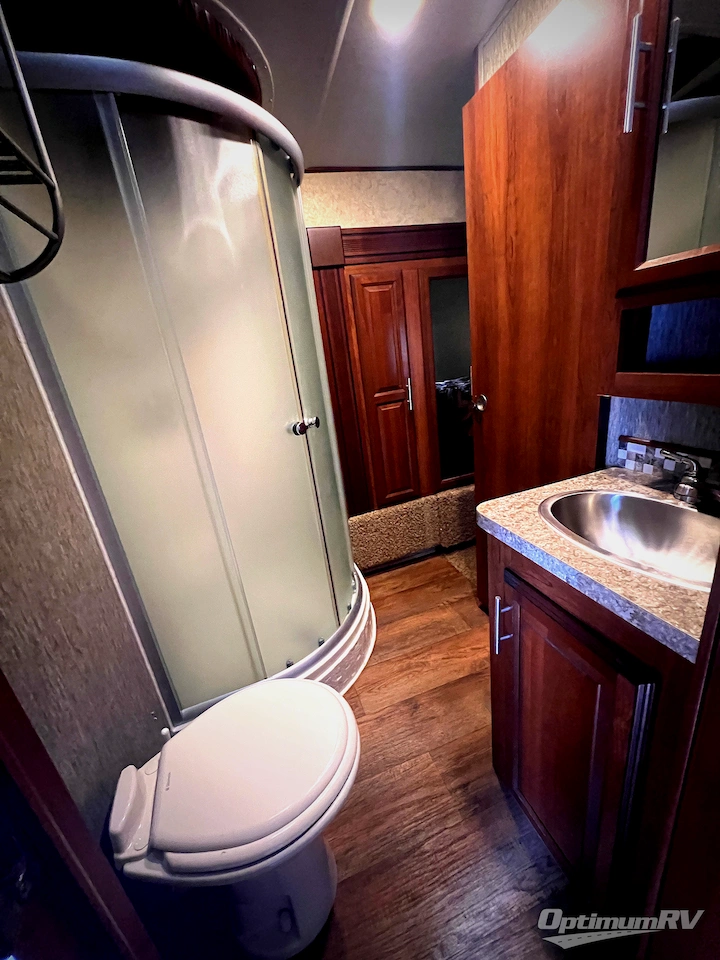 2016 Forest River Wildcat 312BHX Photo 14