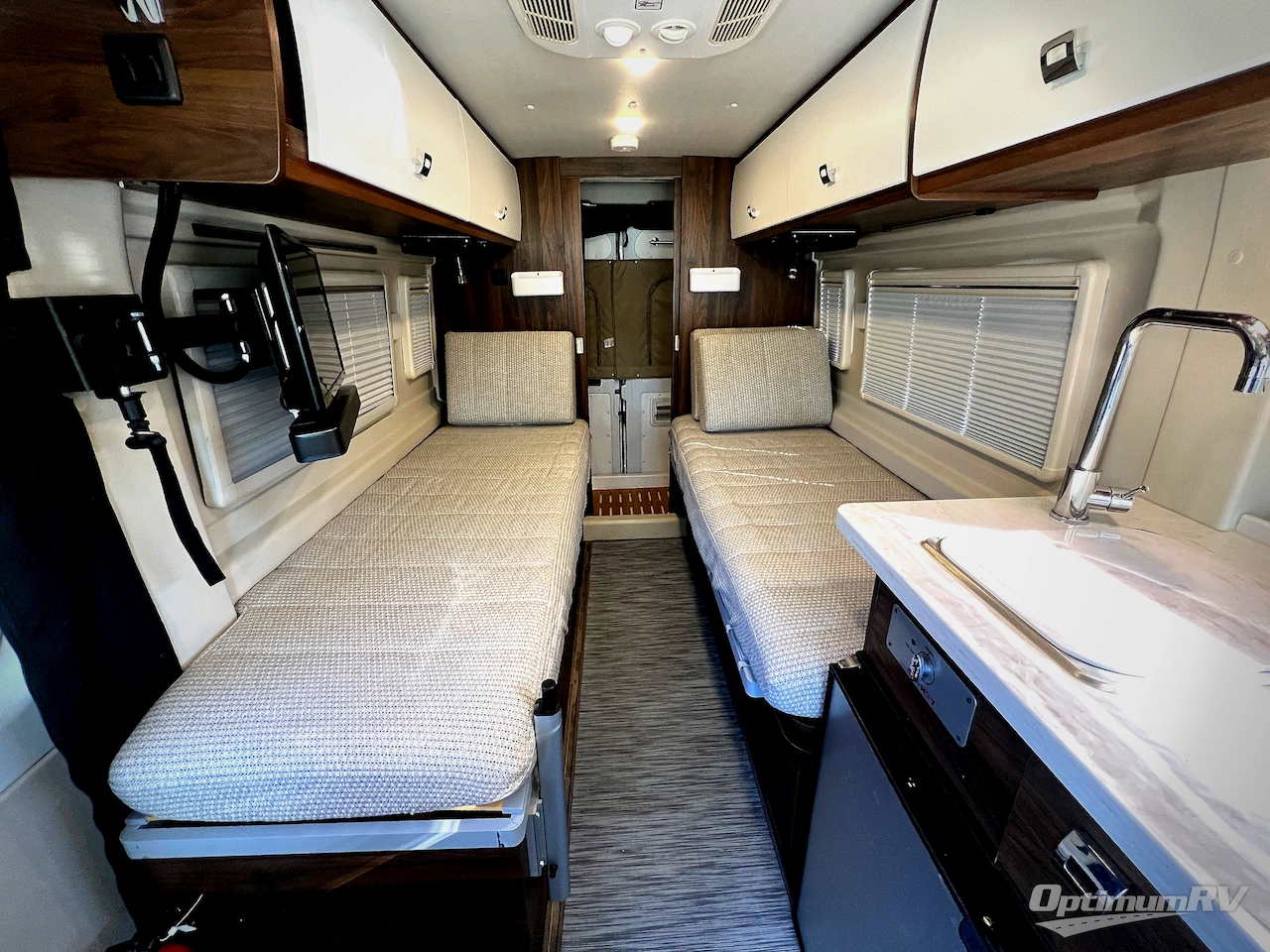 2022 Winnebago Travato 59KL Photo 4