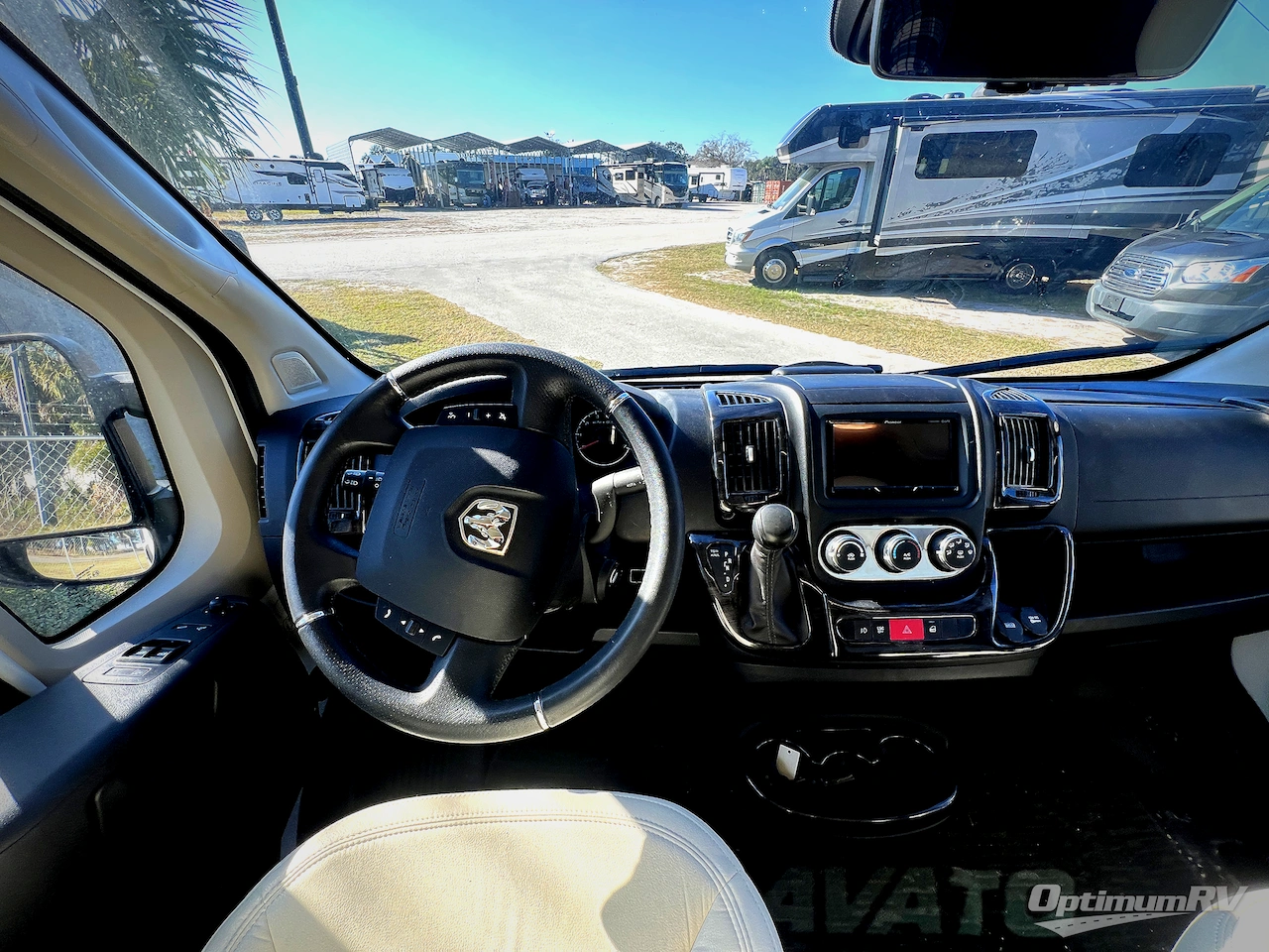 2022 Winnebago Travato 59KL Photo 7