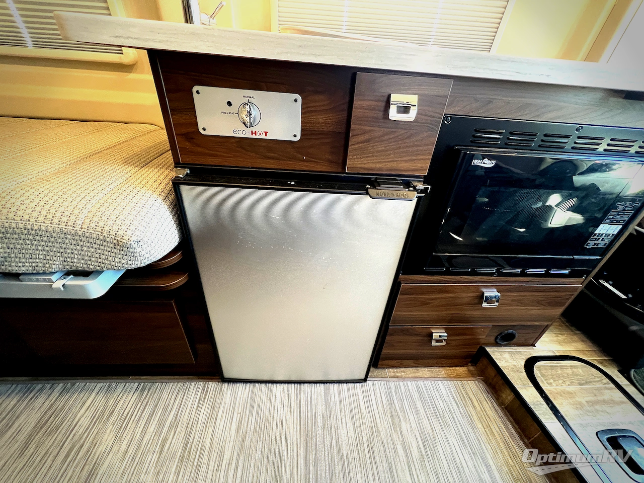 2022 Winnebago Travato 59KL Photo 12