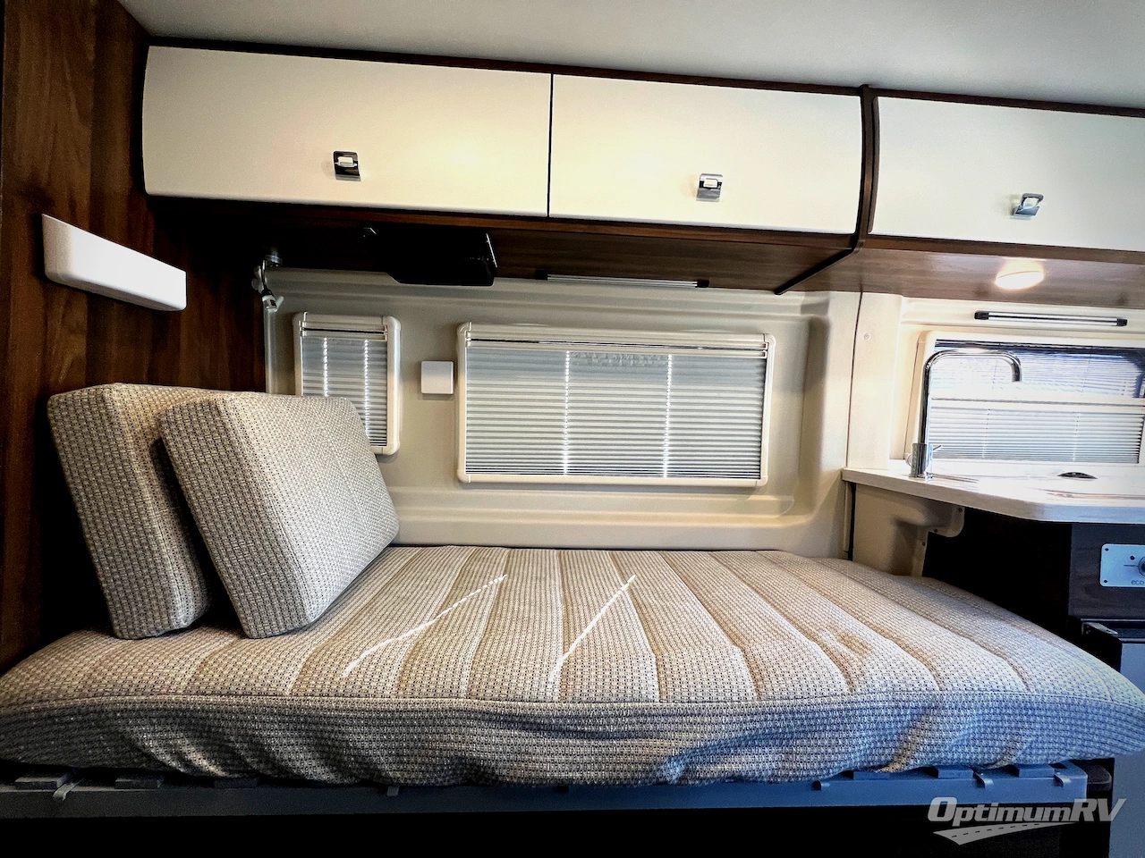 2022 Winnebago Travato 59KL Photo 15