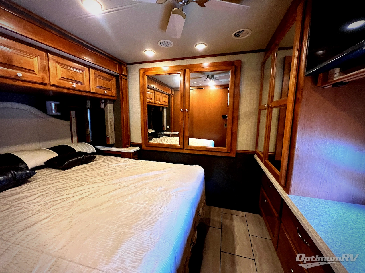 2016 Tiffin Allegro 31 SA Photo 16
