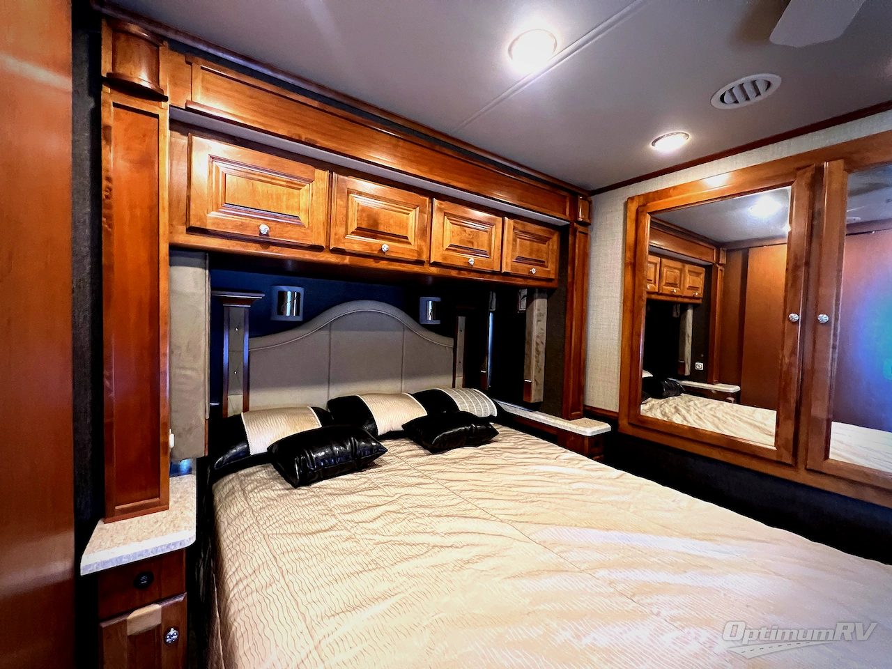 2016 Tiffin Allegro 31 SA Photo 17