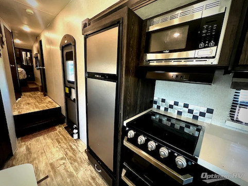 2020 Highland Ridge Open Range Light LF335MBH RV Photo 3