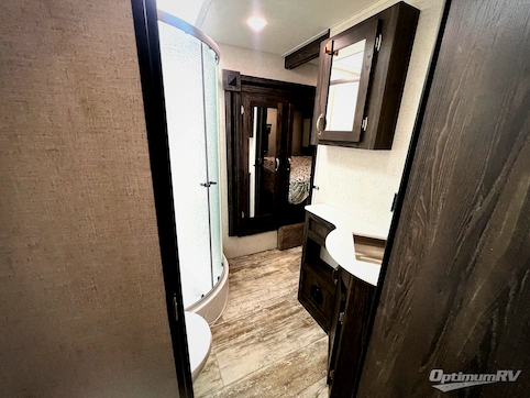 2020 Highland Ridge Open Range Light LF335MBH RV Photo 4