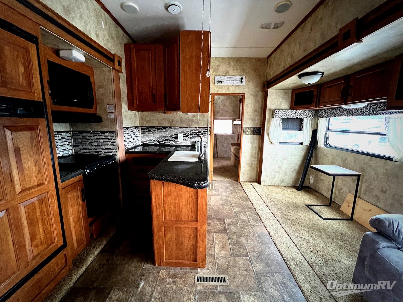 2011 Keystone Mountaineer 346LBQ Photo 26