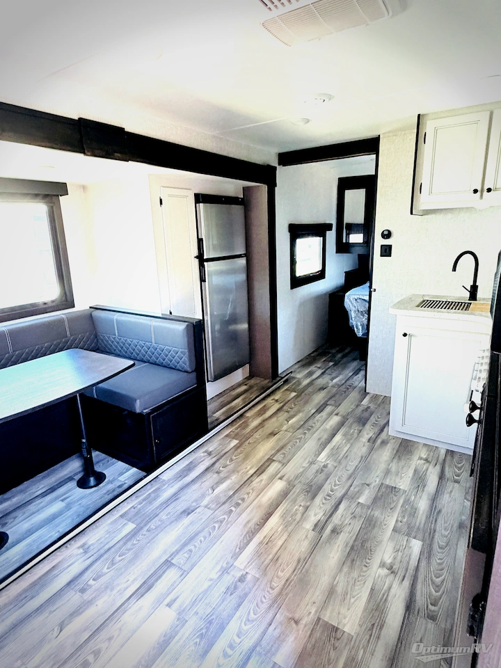 2023 Highland Ridge Range Lite 241BH Photo 5