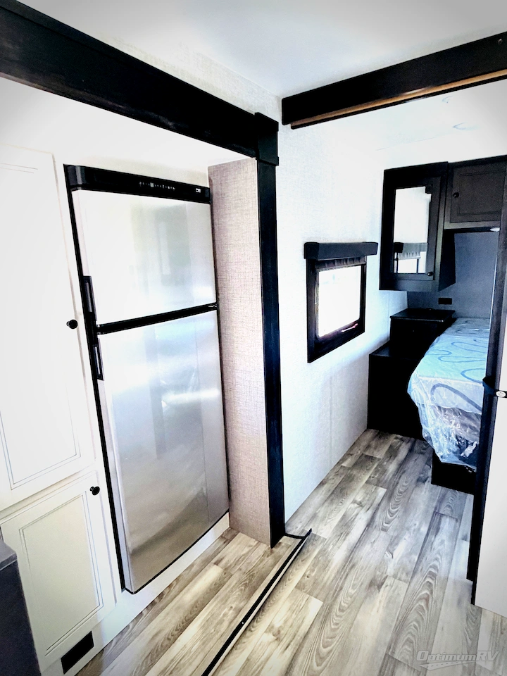 2023 Highland Ridge Range Lite 241BH Photo 7