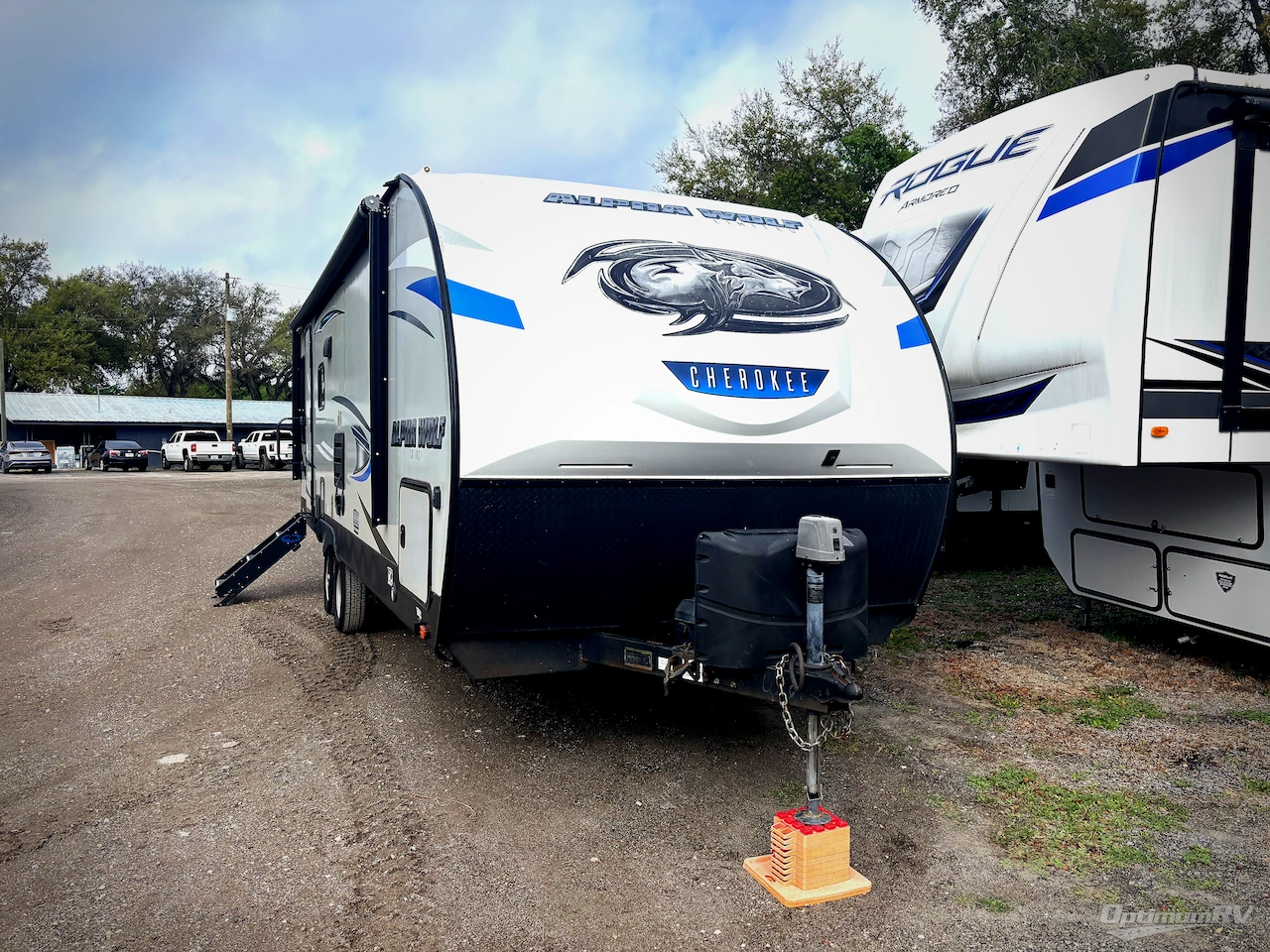 2020 Forest River Cherokee Alpha Wolf 23RD-L Photo 1