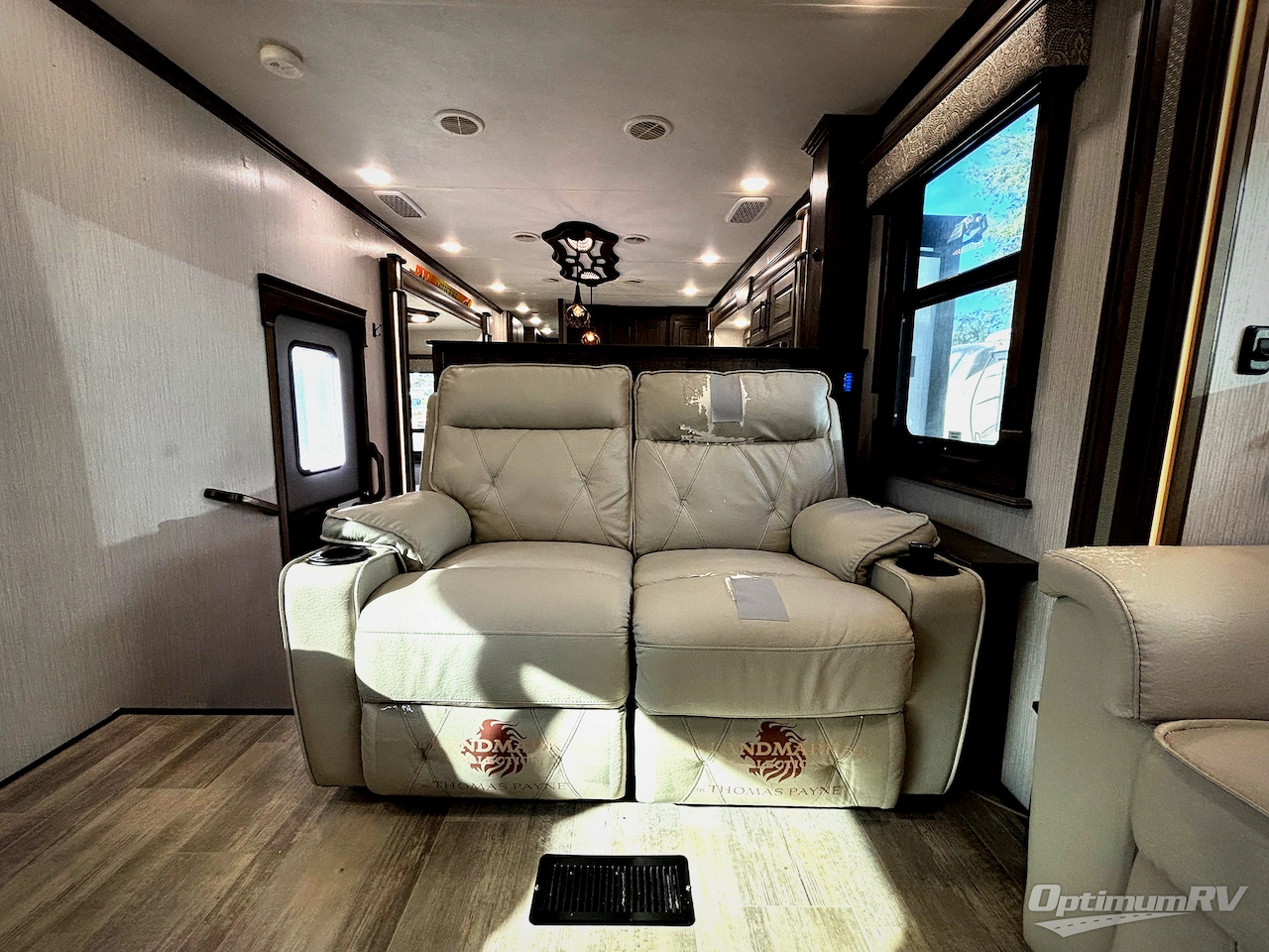 2020 Heartland Landmark 365 Lafayette Photo 9