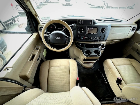 2018 Winnebago Minnie Winnie M-25B FORD RV Photo 2