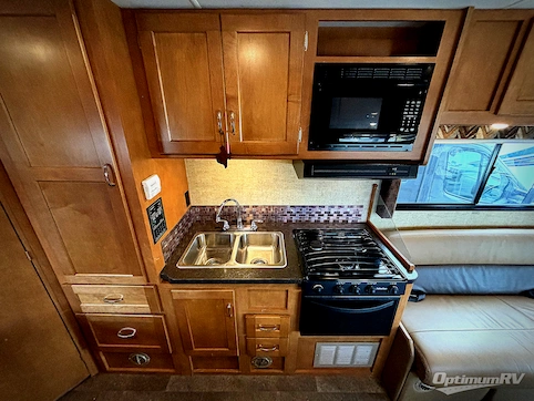 2018 Winnebago Minnie Winnie M-25B FORD RV Photo 3