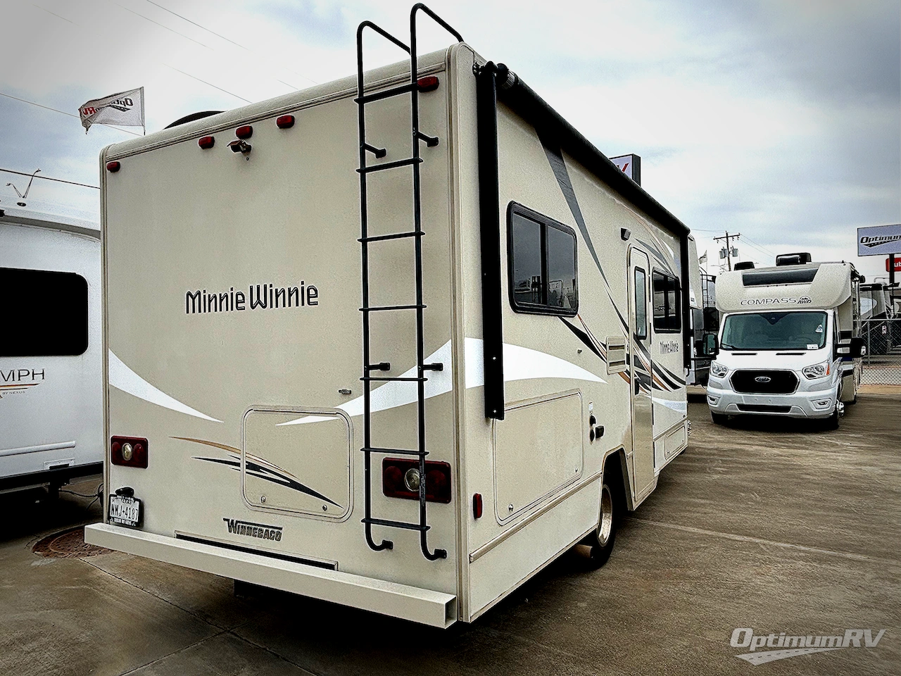 2018 Winnebago Minnie Winnie M-25B FORD Photo 2
