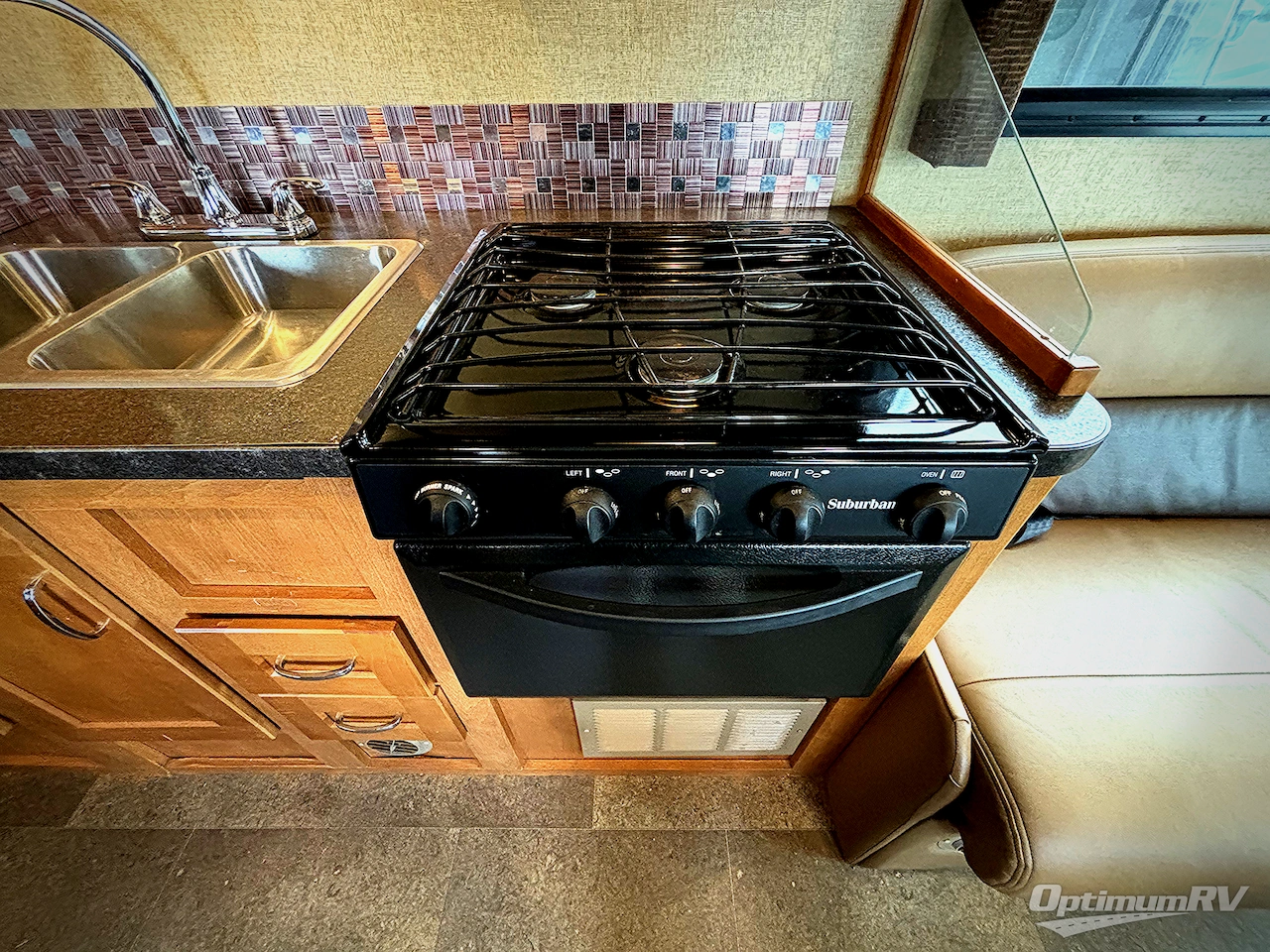 2018 Winnebago Minnie Winnie M-25B FORD Photo 10