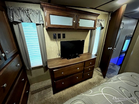 2017 Keystone Sprinter 297FWRLS RV Photo 3