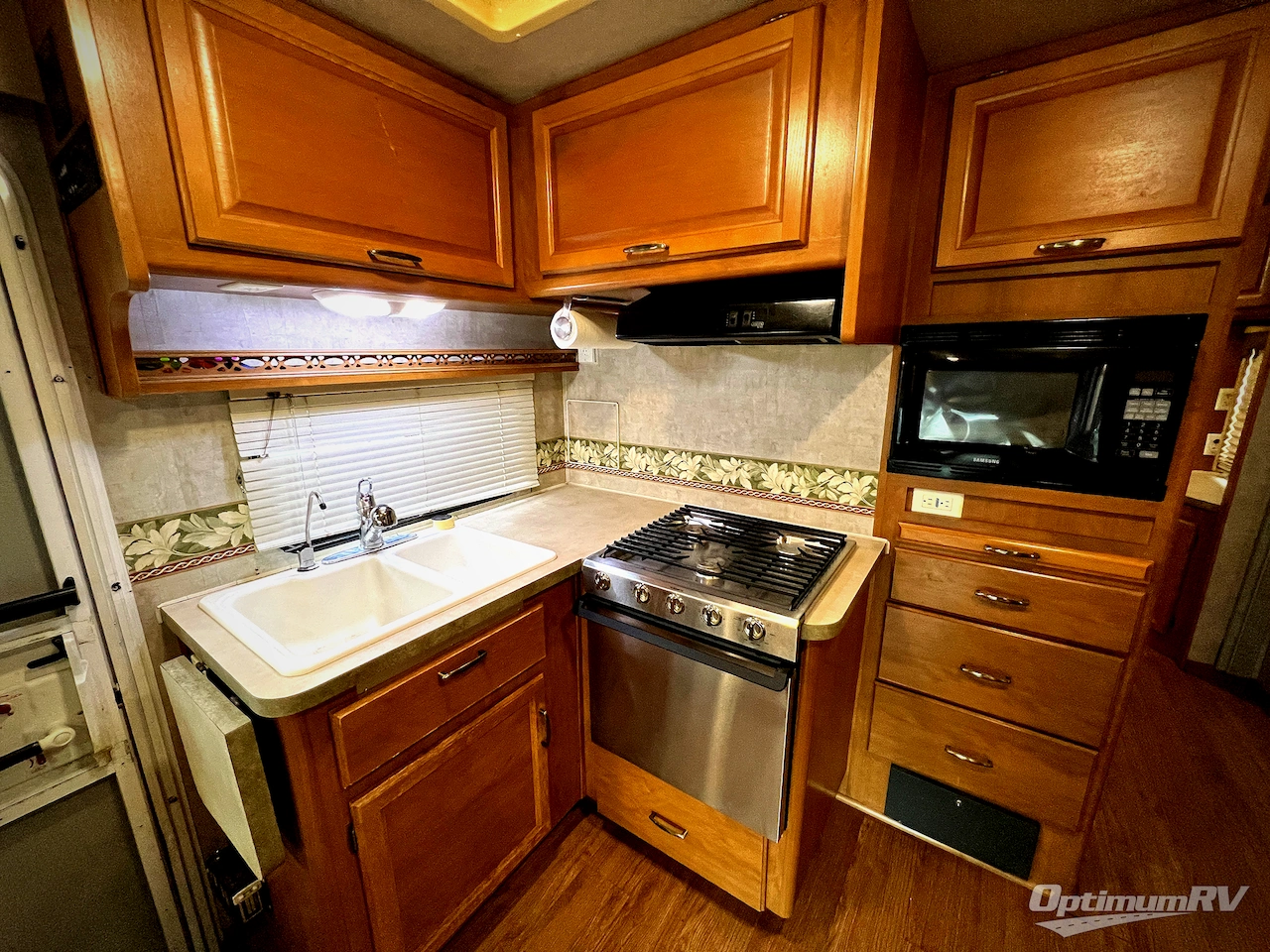 2006 Fleetwood Tioga 31M Photo 13