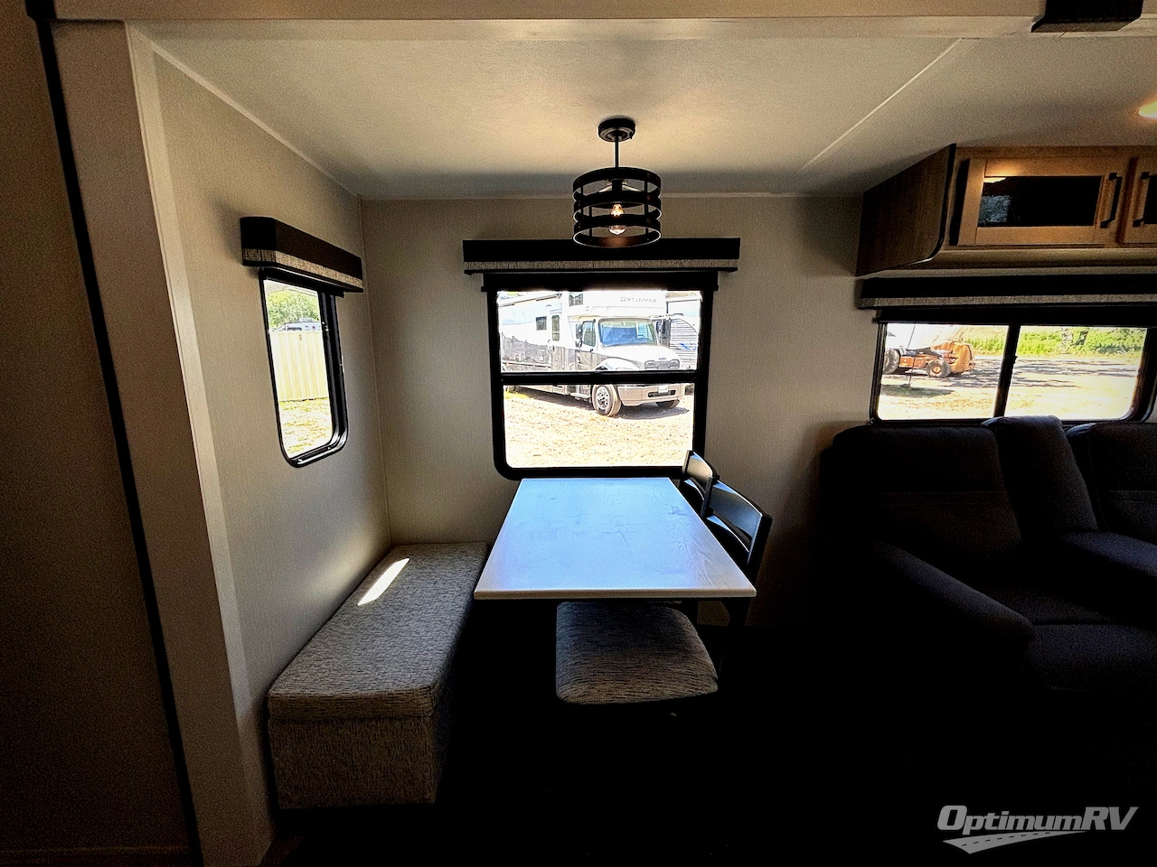2025 Palomino Puma Destination 429LFT Photo 12