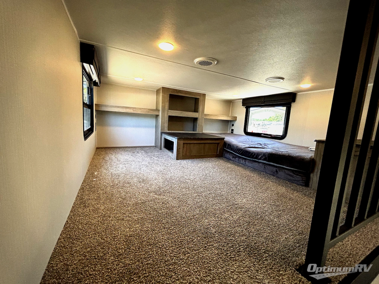 2025 Palomino Puma Destination 429LFT Photo 19