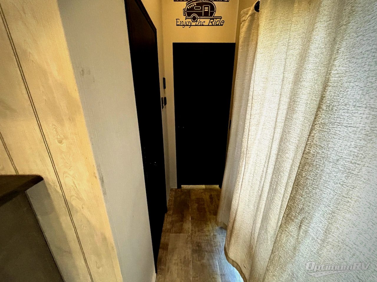 2025 Palomino Puma Destination 429LFT Photo 7