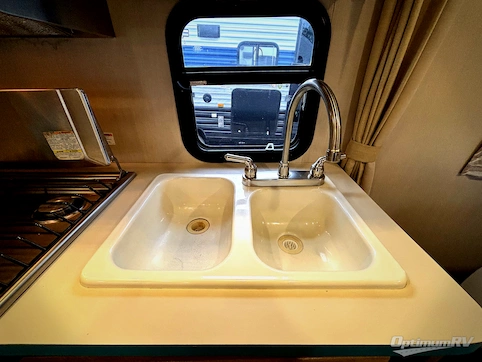 2016 Gulf Stream Vintage Cruiser 19RBS RV Photo 3