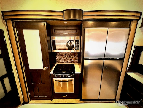2017 Grand Design MOMENTUM 376TH RV Photo 3