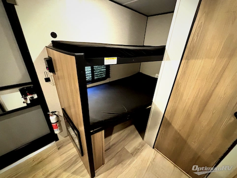 2026 Keystone Coleman 13B RV Photo 4