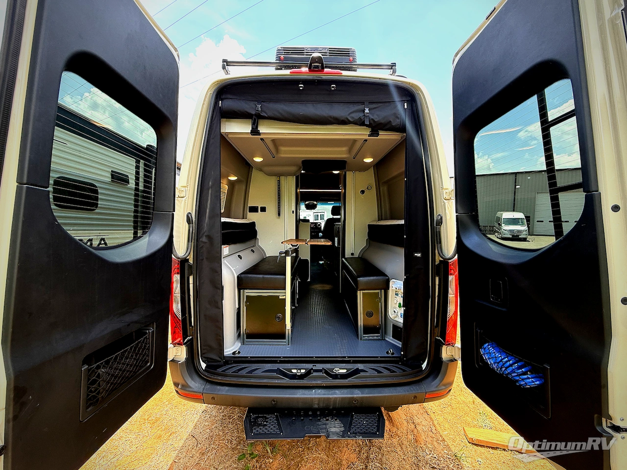 2023 Winnebago Revel 44E Photo 8