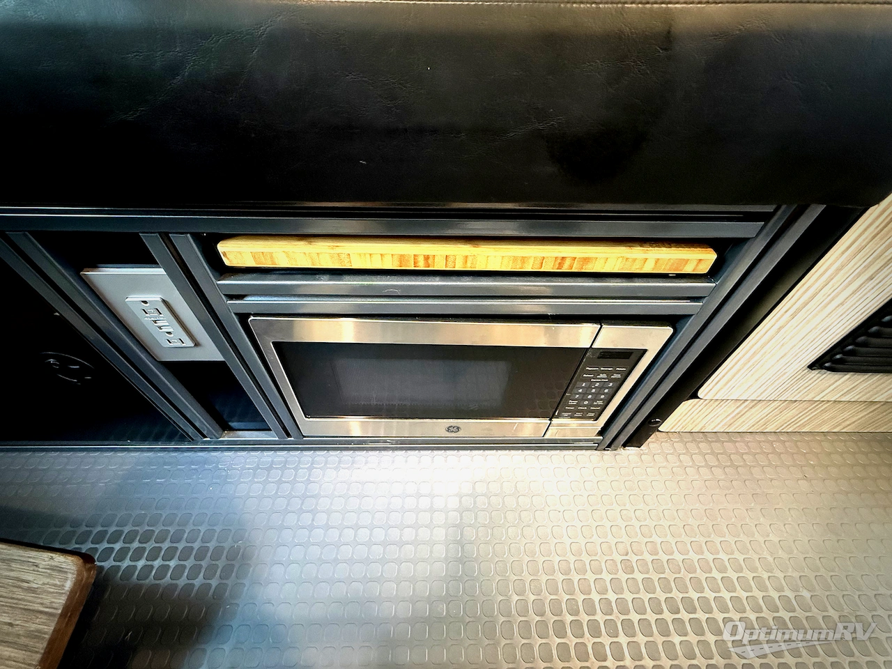 2023 Winnebago Revel 44E Photo 16