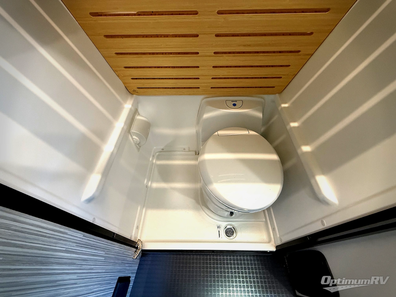 2023 Winnebago Revel 44E Photo 20