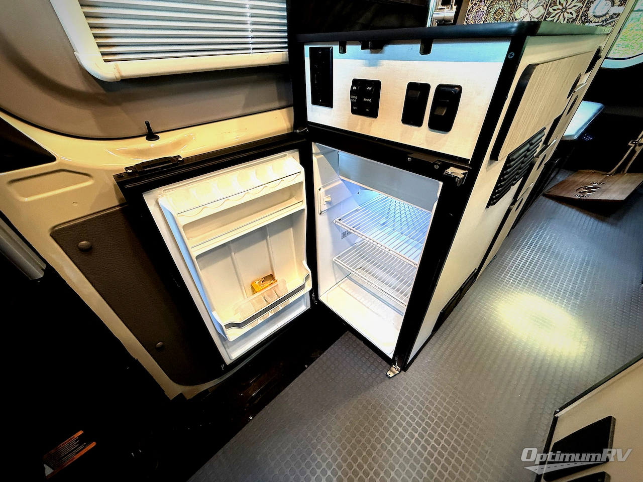 2023 Winnebago Revel 44E Photo 22