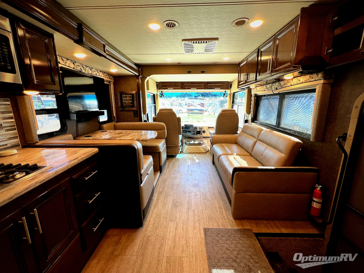 2020 Thor Challenger 37DS Photo 5