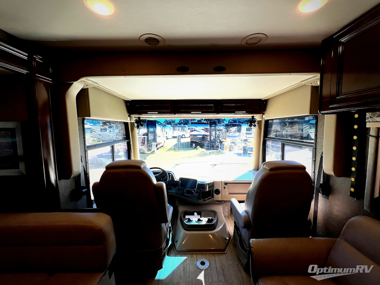 2020 Thor Challenger 37DS Photo 6