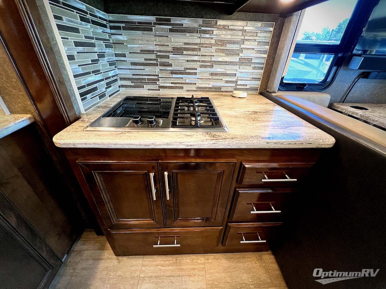 2020 Thor Challenger 37DS Photo 11