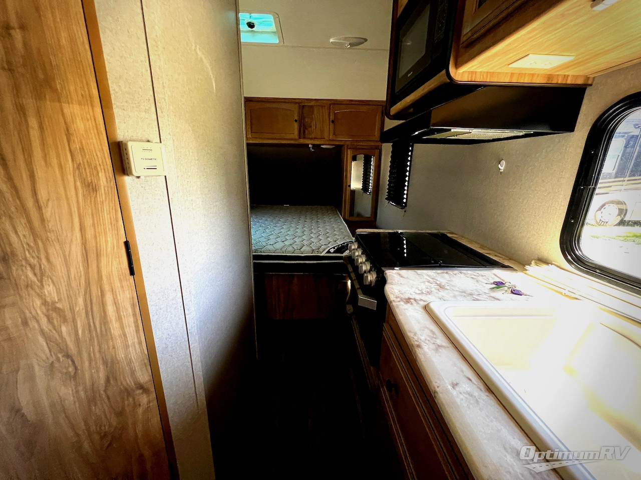 2019 Coachmen Freedom Express Ultra Lite 204RD Photo 11