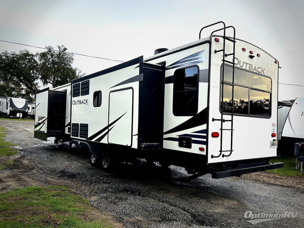 2020 Keystone Outback 328RL Photo 3
