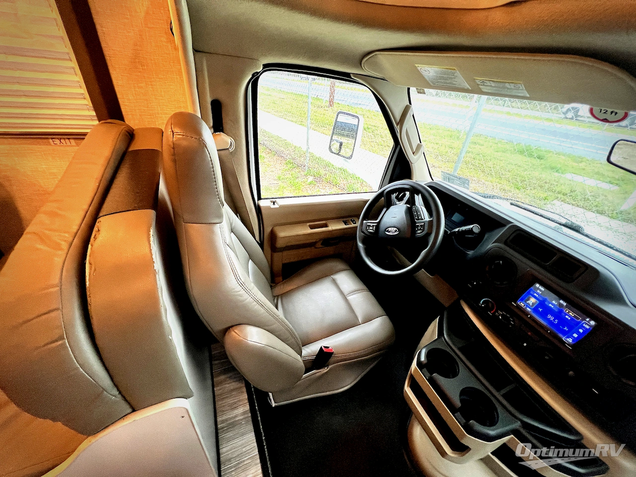 2024 Thor Four Winds 22E Photo 6