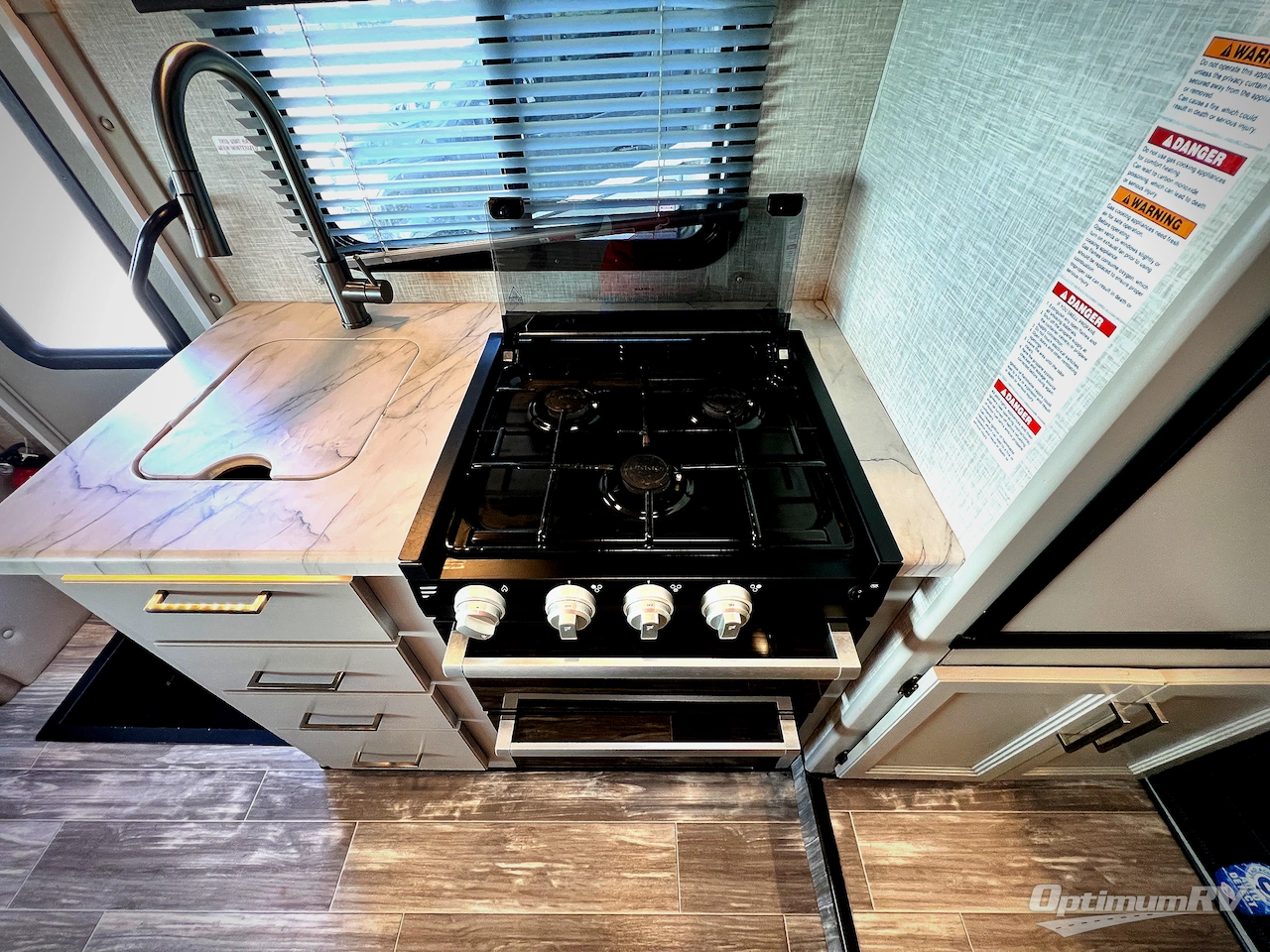 2024 Thor Four Winds 22E Photo 14