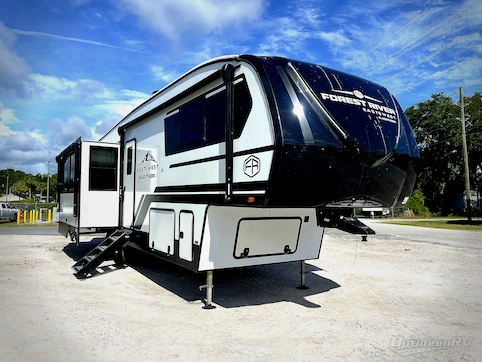 Used 2025 East To West Blackthorn 3100RL Featured Photo