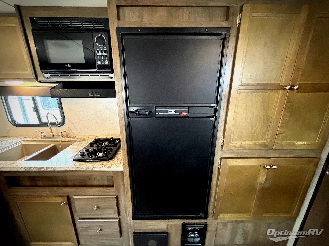 2018 Dutchmen Coleman Light LX 2155BH Photo 12