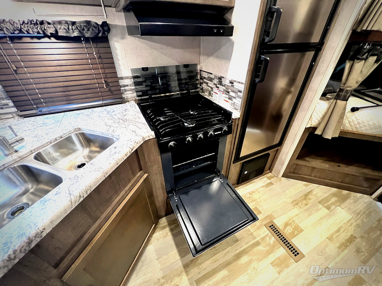 2018 Forest River Surveyor 245BHS Photo 8