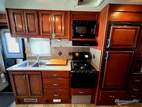 2014 Fleetwood Storm 32V RV Photo 2