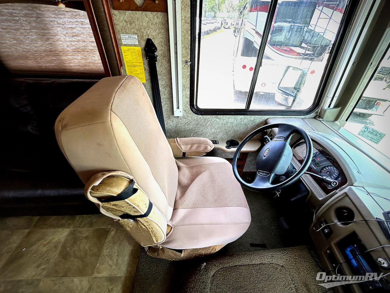 2014 Fleetwood Storm 32V Photo 7