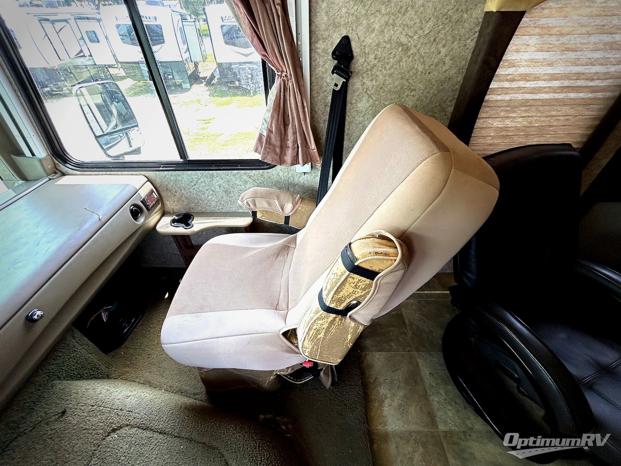 2014 Fleetwood Storm 32V Photo 9
