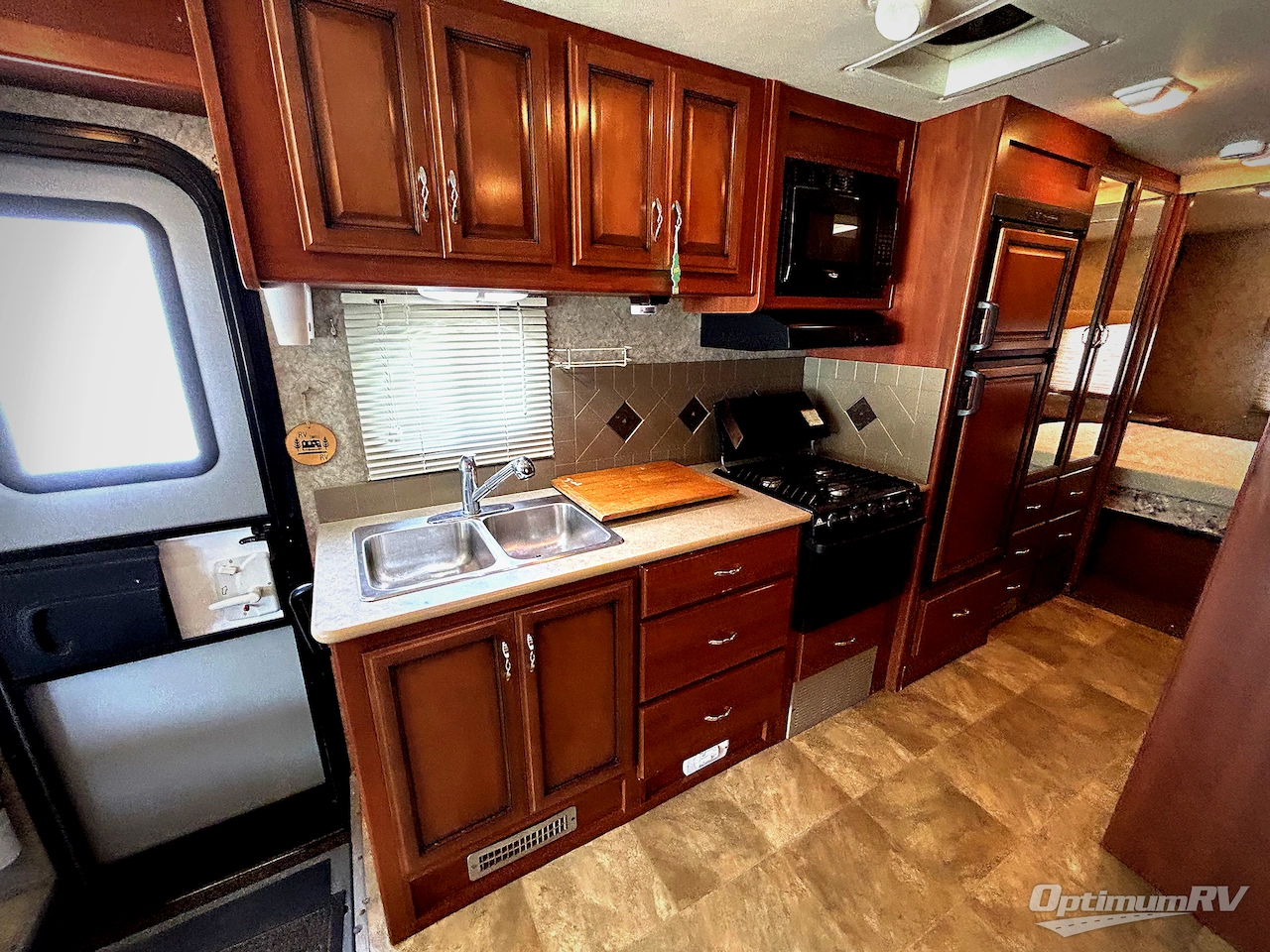 2014 Fleetwood Storm 32V Photo 11